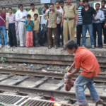 Does Indore station routinely exploit rag picker children to pick dead bodies?